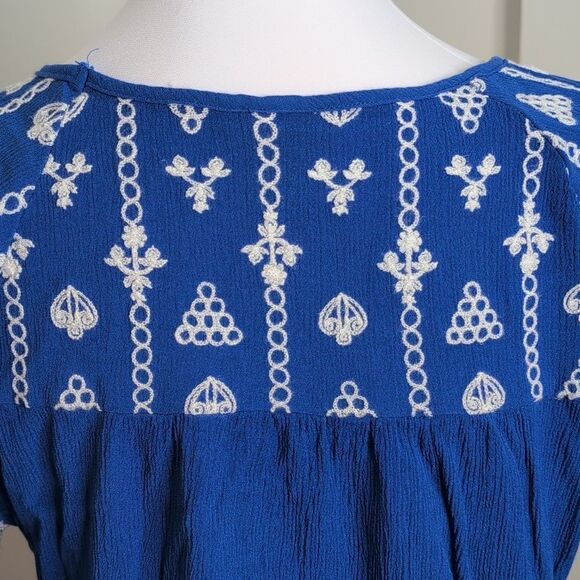 Torrid 2/18-20/2X Blue Crinkle Gauze Flutter Sleeve Blouse - Picture 9 of 9